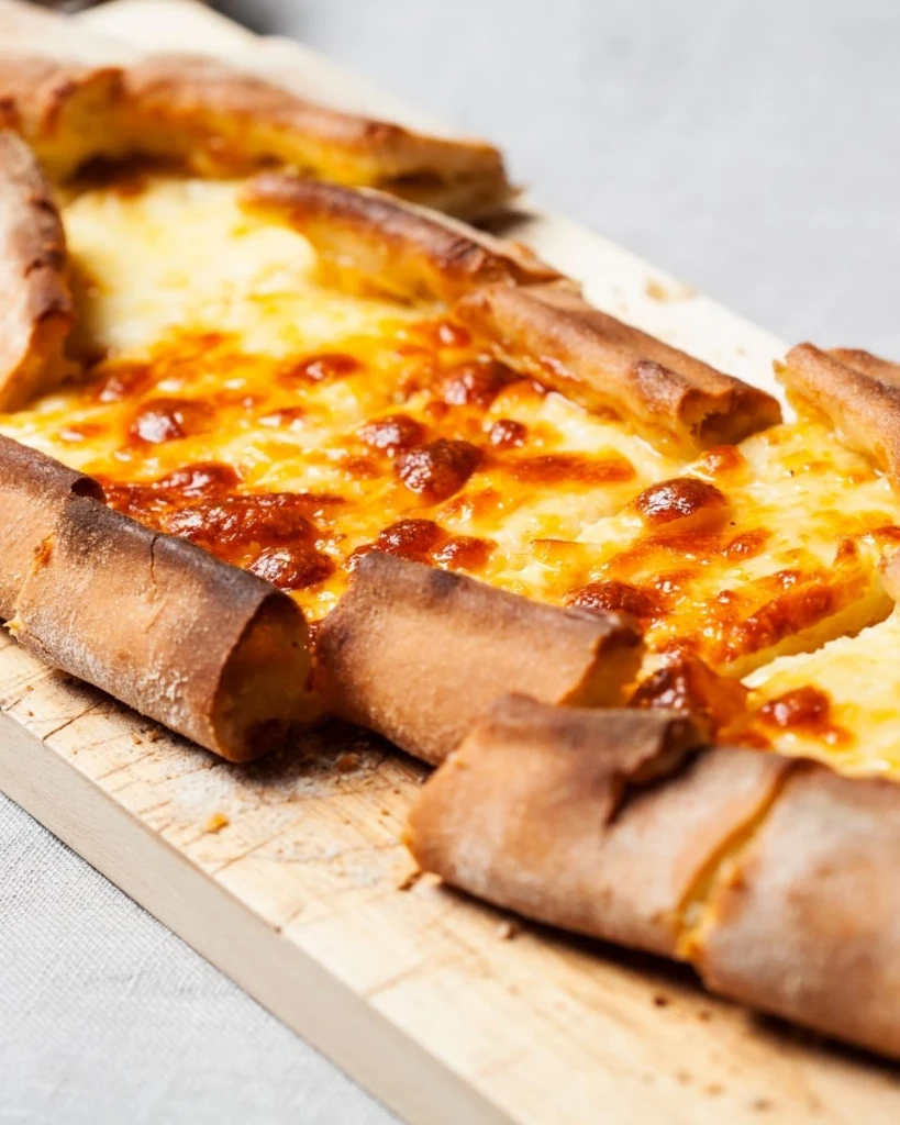 Kaşarlı Pide